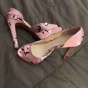 Jessica Simpson floral platform